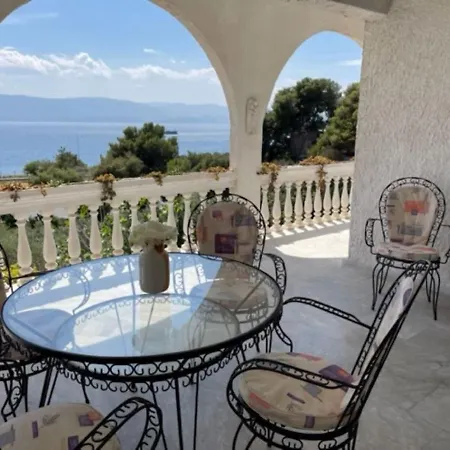 Country House By The Sea 200M & Sea View With Garden Agioi Theodoroi Exterior photo