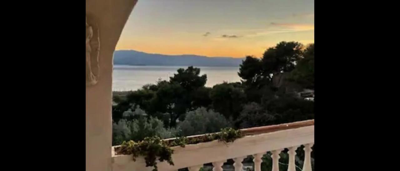 By The Sea 200m & Sea View With Garden Hébergement de vacances